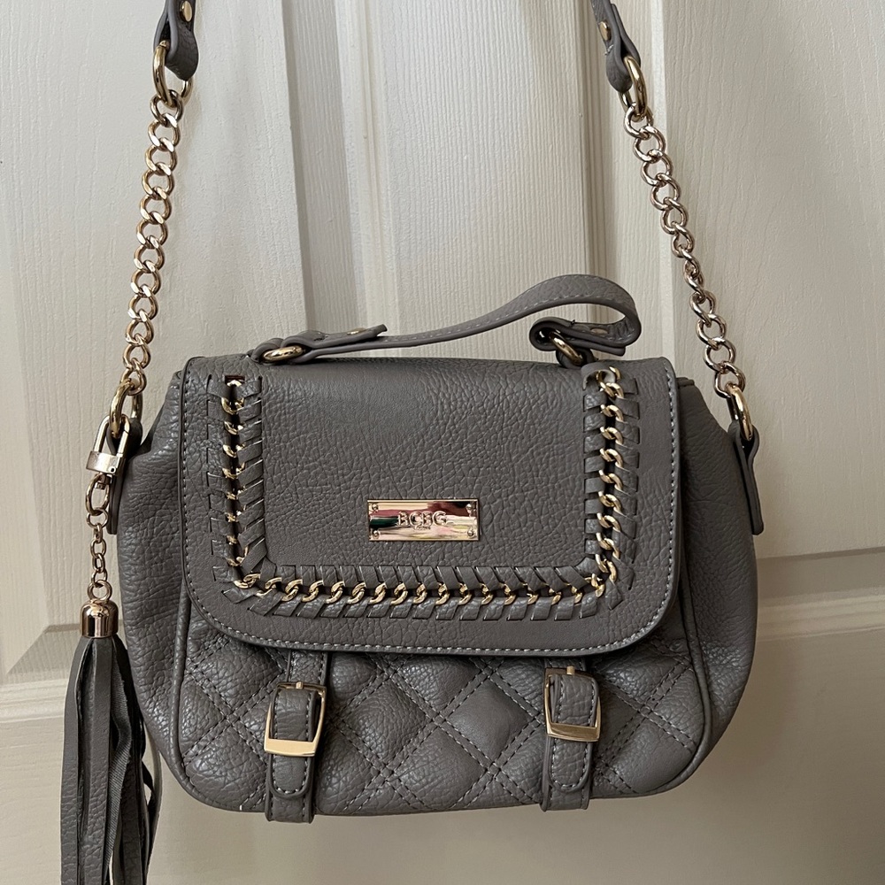 BCBG grey crossbody handbag.Gold chain detail